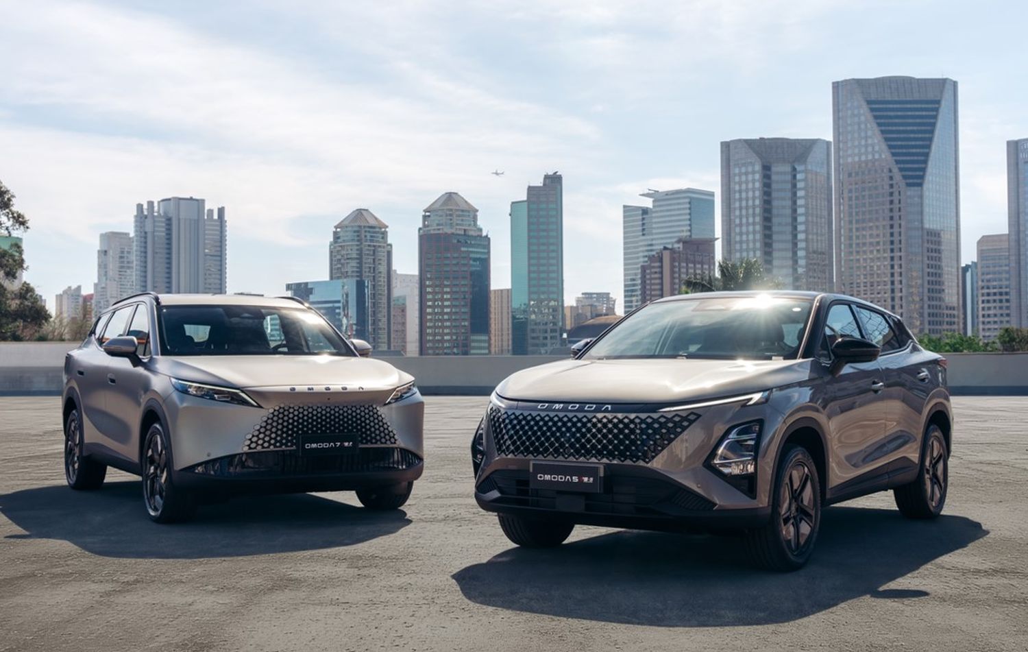 Omoda 5 HEV e Omoda 7 PHEV; novos SUVs chinesas com muita tecnologia