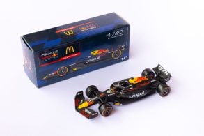 miniatura de formula 1 red bull mc donalds (14)