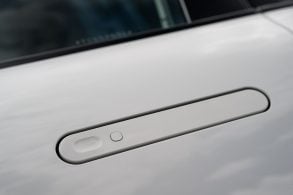 Leapmotor C10 Ultra Híbrido REEV 2026 branco alvorada maçaneta (2)