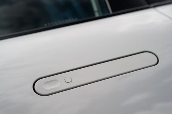 Leapmotor C10 Ultra Híbrido REEV 2026 branco alvorada maçaneta (2) Leapmotor C10 Ultra Híbrido REEV 2026 branco alvorada maçaneta (2)