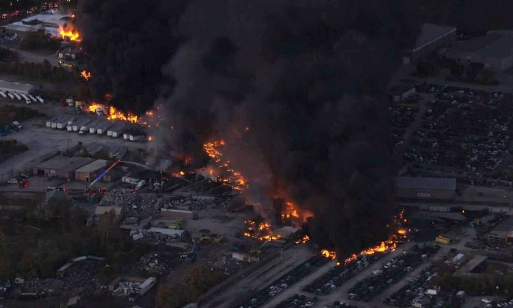 O que já se sabe do avião que caiu e gerou incêndio gigante nos EUA