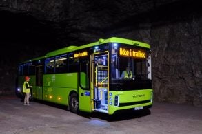 a Noruega precisou remover os cartões SIM dos ônibus para remover controle remoto da China