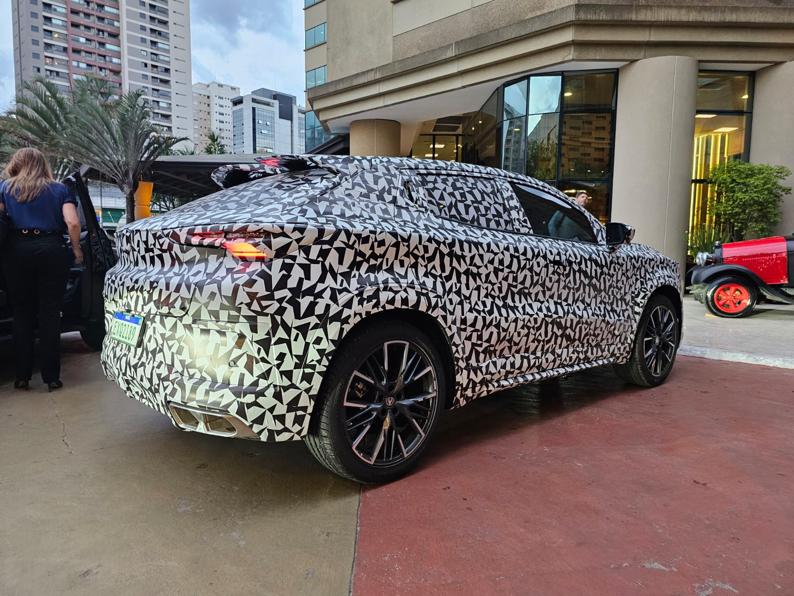 CHANGAN UNI T FRENTE LATERAL TRASEIRA CAMUFLADO (3) CHANGAN UNI T FRENTE LATERAL TRASEIRA CAMUFLADO (3)