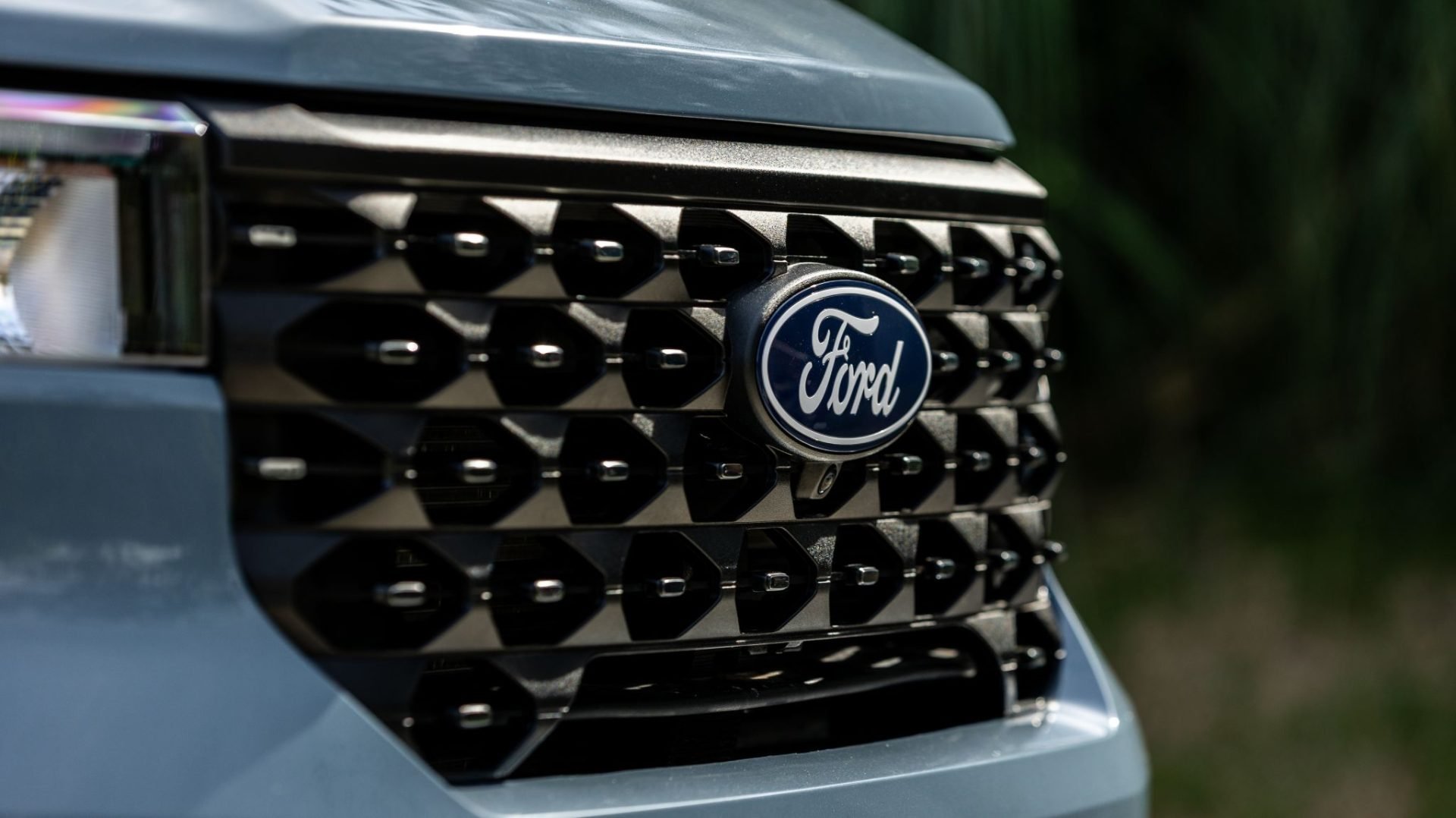 Logo Ford Maverick Hybrid 2025 Exterior (1)