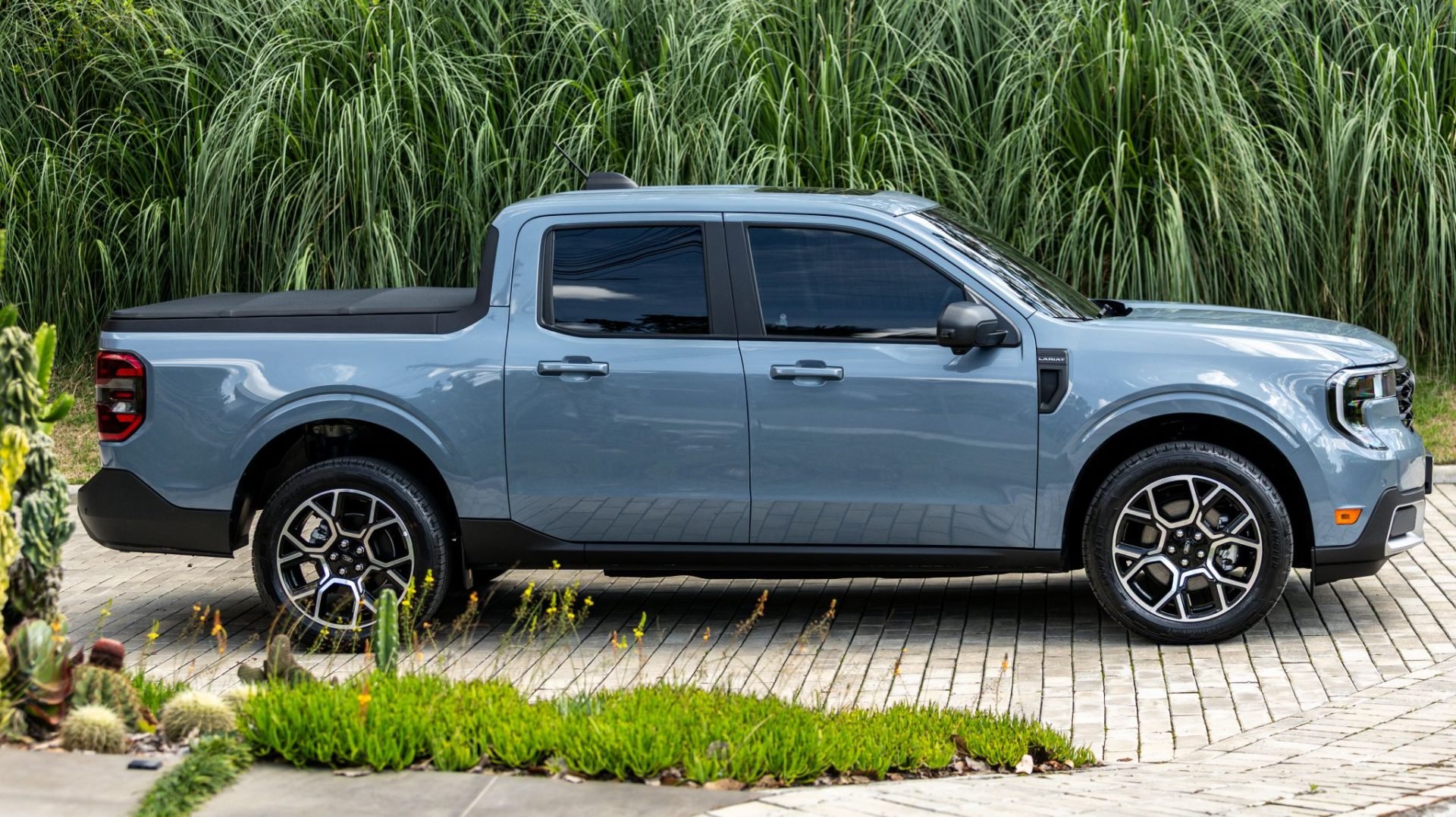 Maverick Hybrid 2025 Exterior (11)