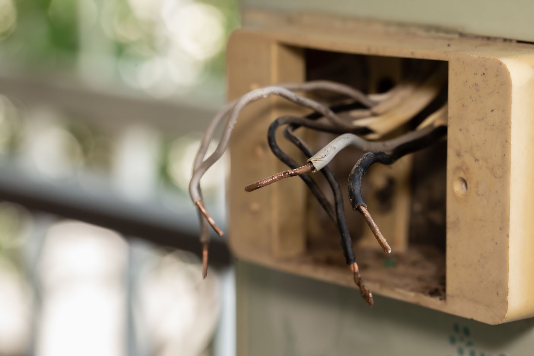 gambiarra de fiação elétrica shutterstock gambiarra de fiação elétrica shutterstock