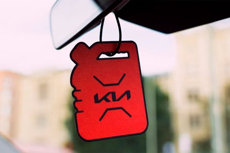 Aromatizante veicular com fragrância de gasolina