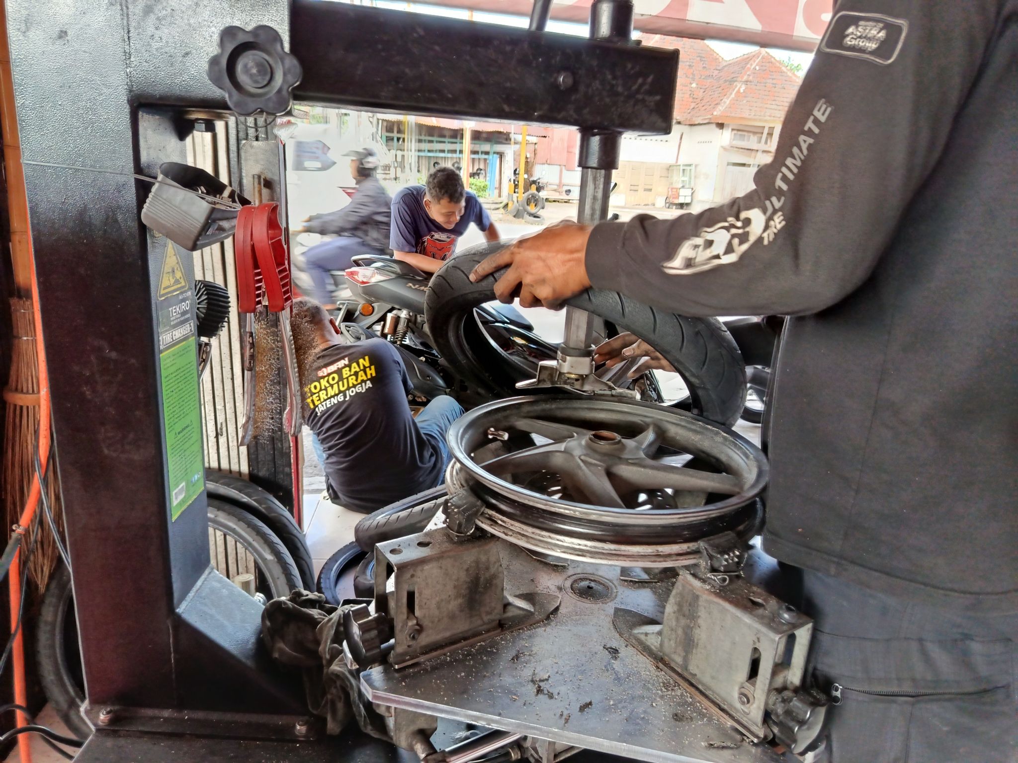 pneu de moto furado (3)