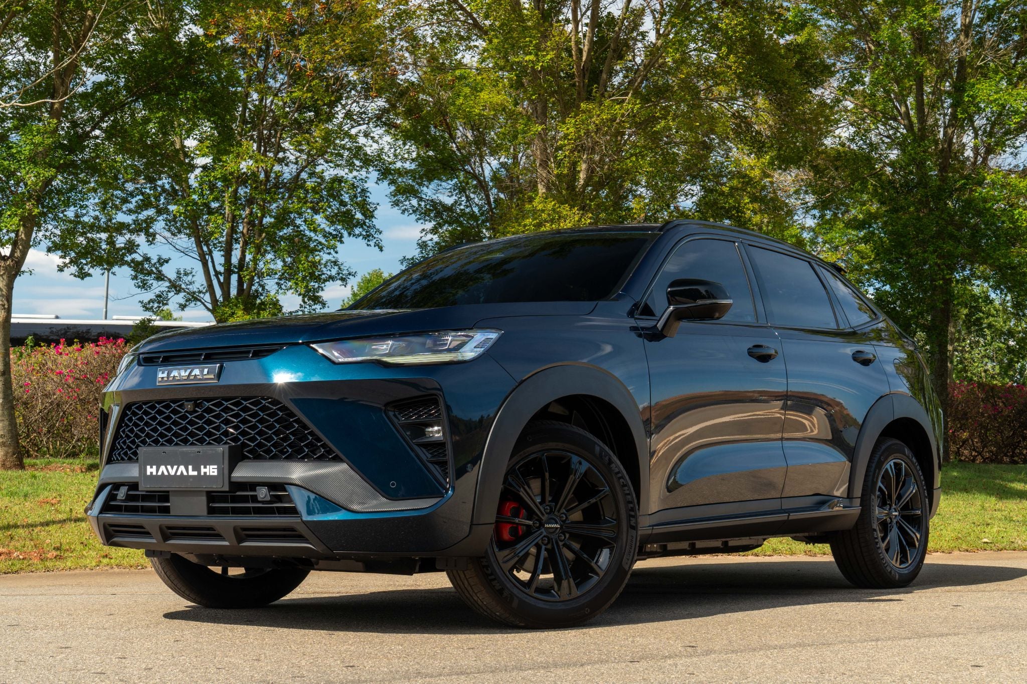 GWM Haval H6 GT 2026 azul cianita frente parado (2)