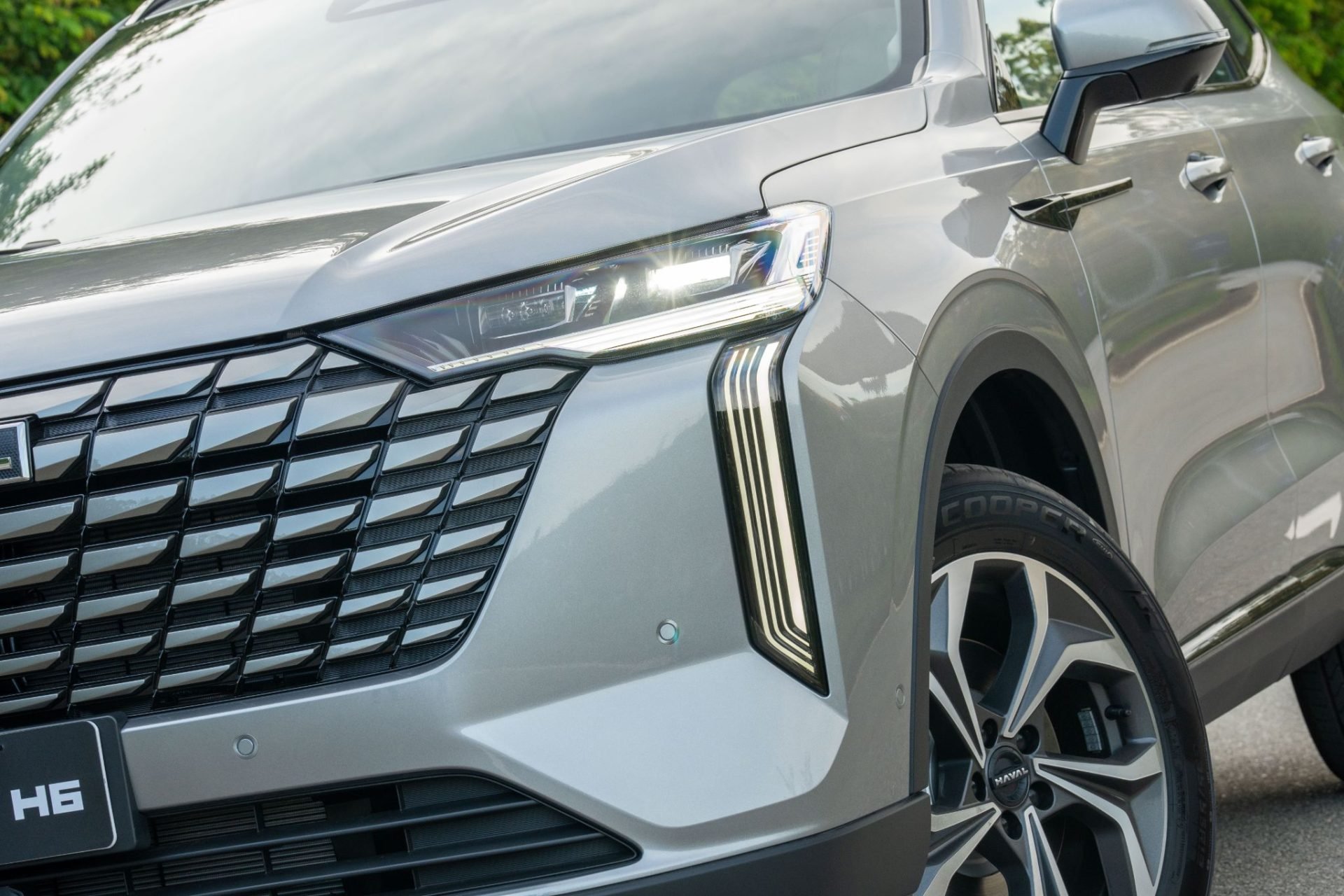GWM Haval H6 PHEV 35 2026 Cinza Diamante faróis