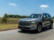 GWM Haval H6 PHEV 35 2026 Cinza Diamante frente em movimento