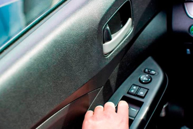 fechando janela vidro carro