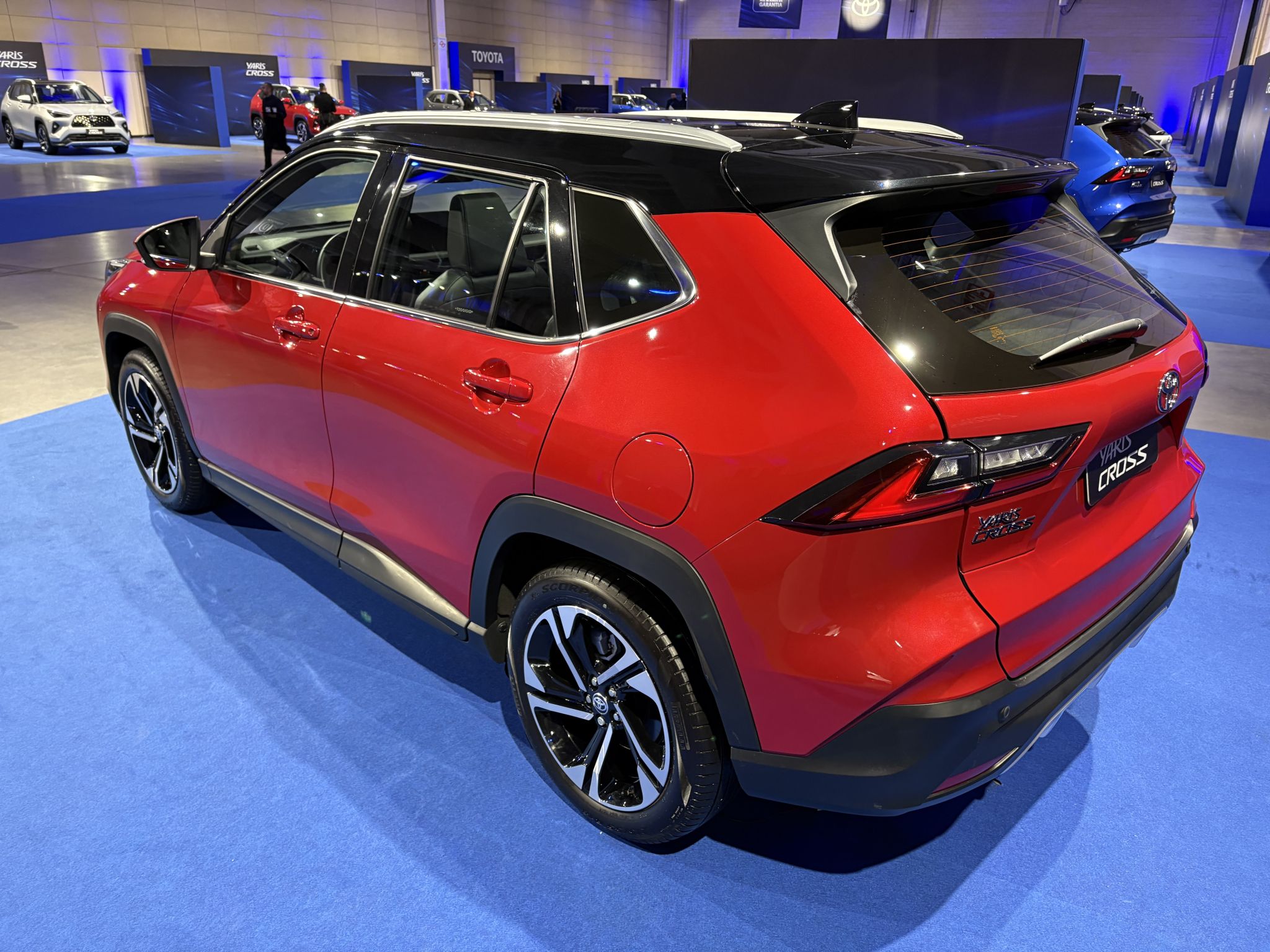 TOYOTA YARIS CROSS 2026 VERMELHO FRENTE LATERAL TRASEIRA MOTOR INTERIOR JABULAS (6)