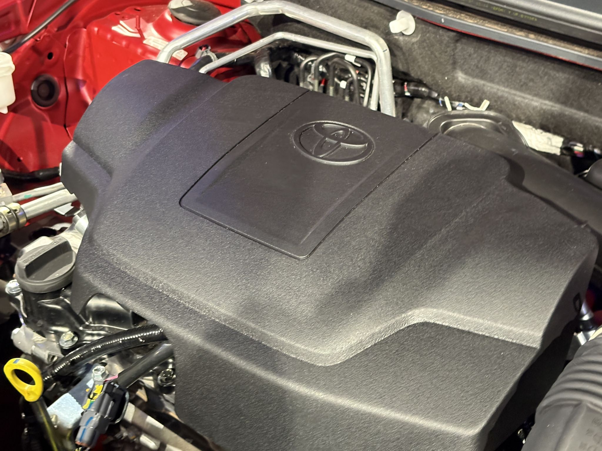 TOYOTA YARIS CROSS 2026 VERMELHO FRENTE LATERAL TRASEIRA MOTOR INTERIOR JABULAS (9)