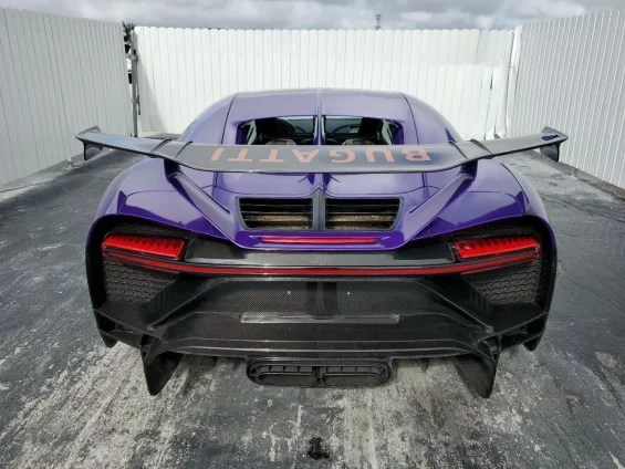 Bugatti Chiron Pur Sport destruido 5