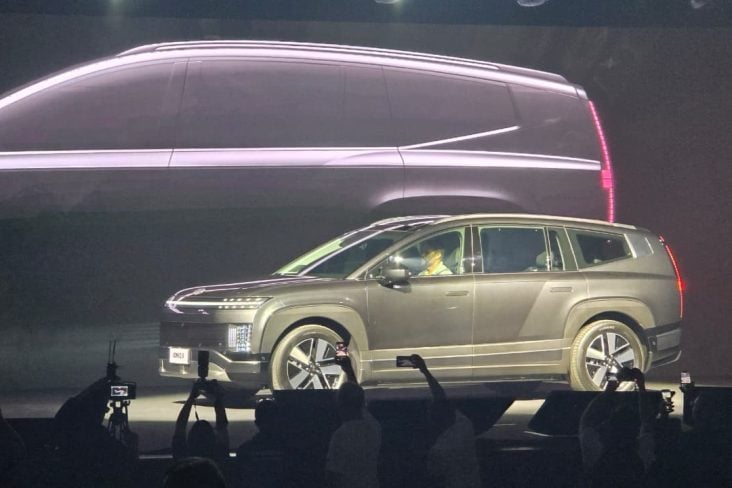 Hyundai Ioniq 9 salao do automóvel