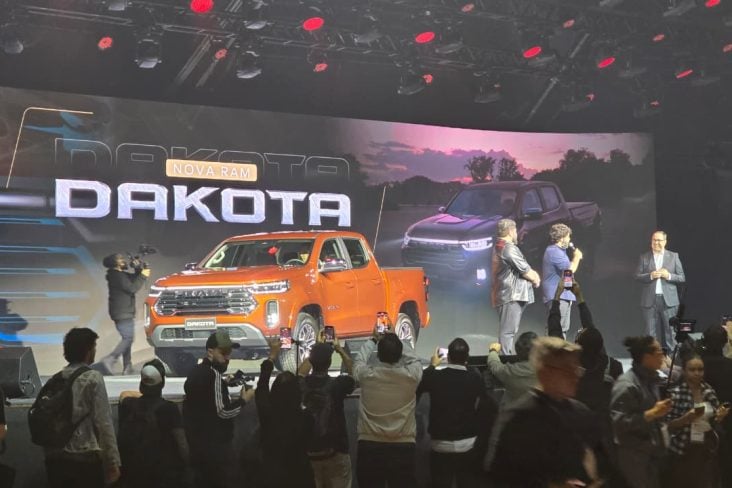 salão do automóvel Ram Dakota Cezar Menotti e Fabiano