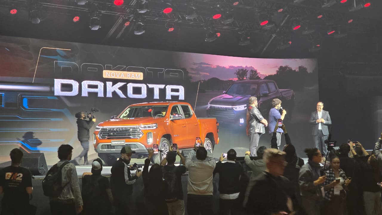 salão do automóvel Ram Dakota Cezar Menotti e Fabiano