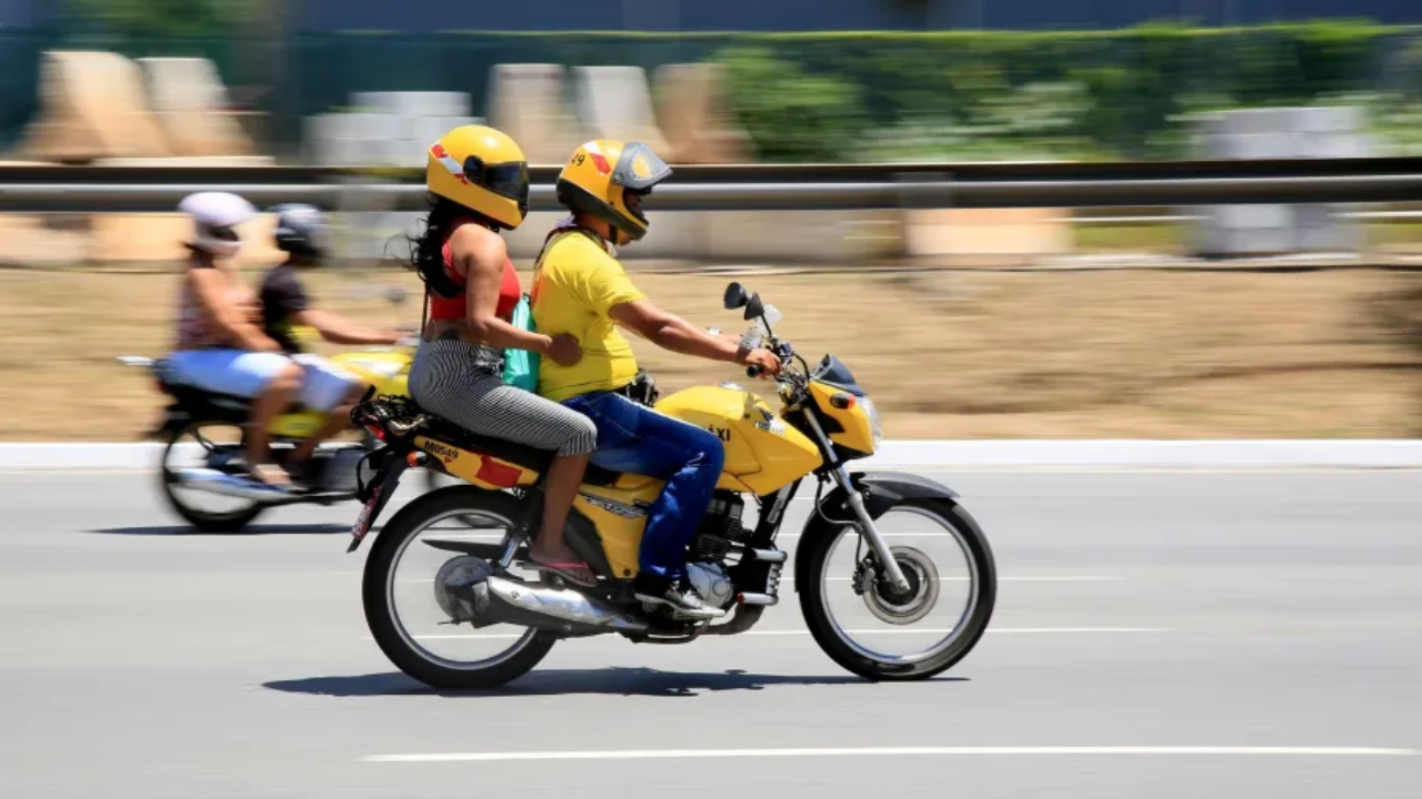 Mototáxi liberado! E mais uma vez sobra para o motociclista