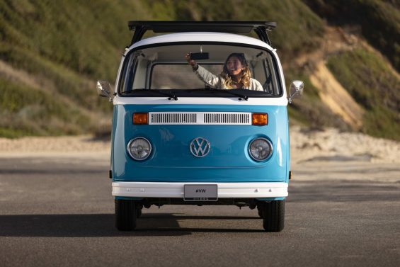 VW restaura Kombi T2 de 1977