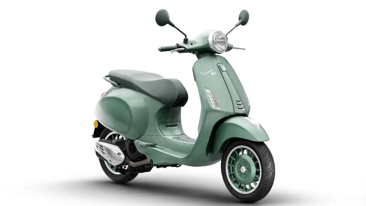 edição comemorativa de 80 anos da vespa 4