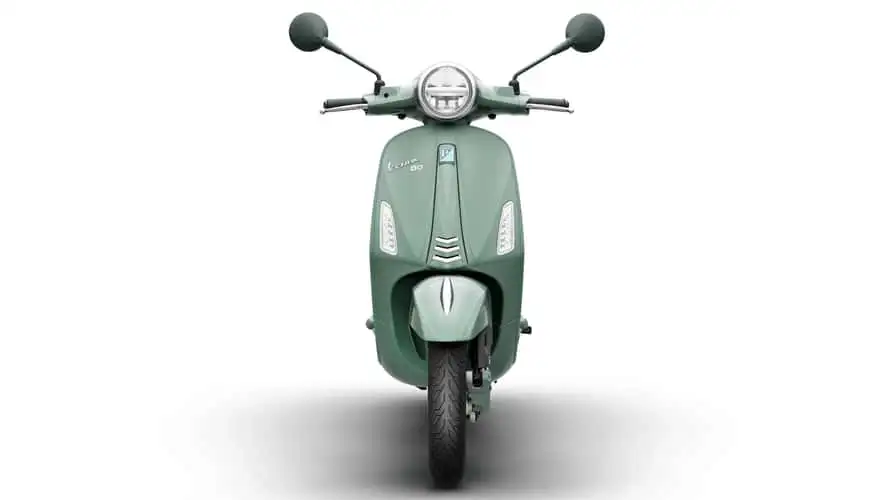 edição comemorativa de 80 anos da vespa 2