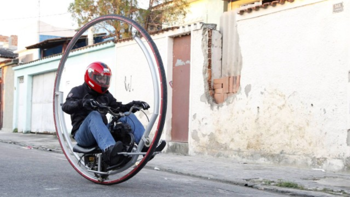 monociclo inspirado em “Homens de Preto 3” monociclo inspirado em “Homens de Preto 3”