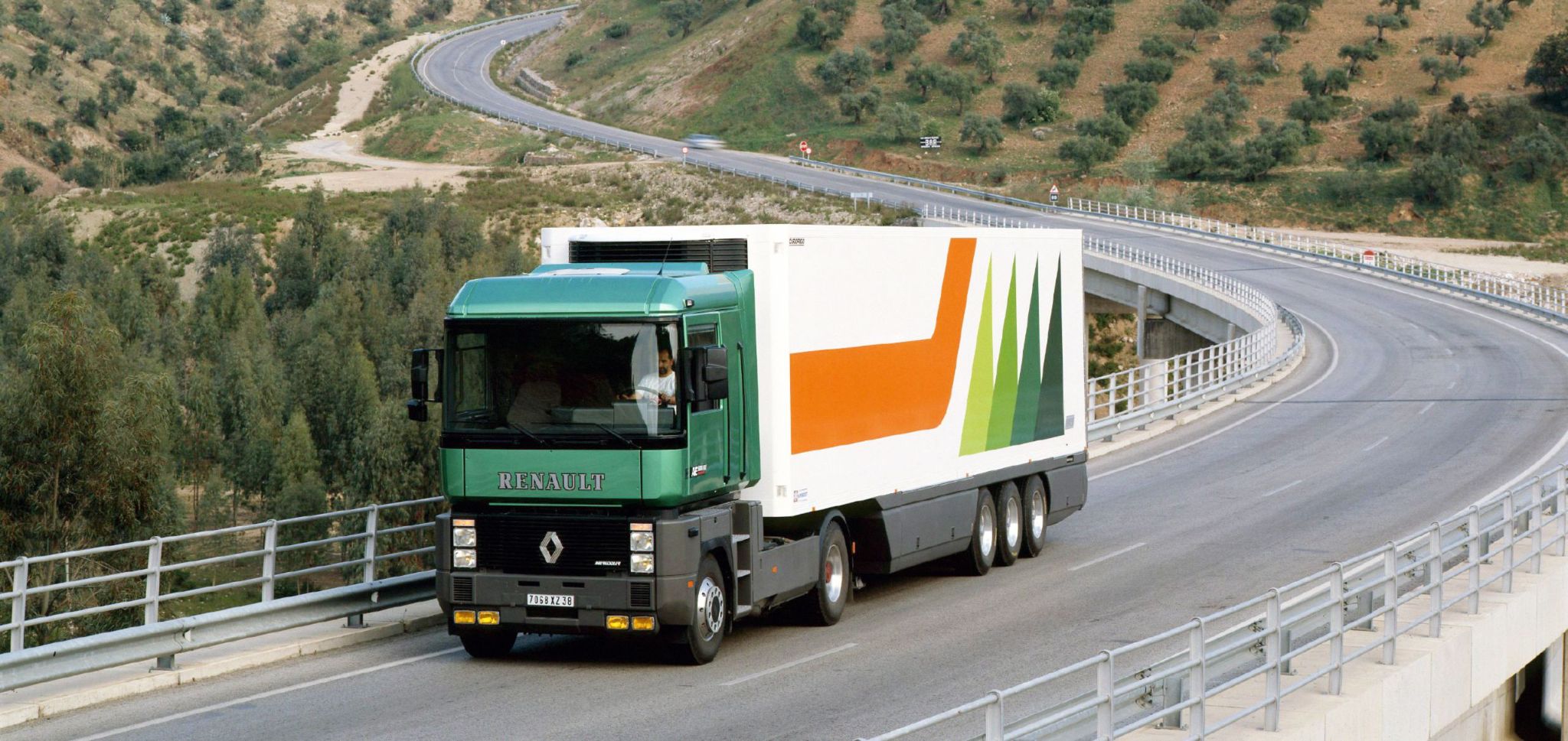 renault magnum ae 500 4 2 tractor 3