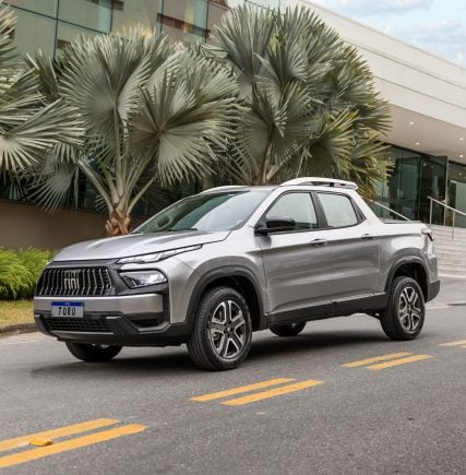 fiat toro freedom 2026 cinza frente parada