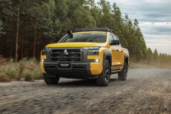 Mitsubishi Triton Savana 3 Mitsubishi Triton Savana 3