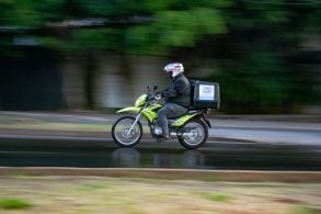 entregador de moto