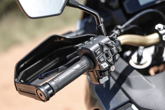 CRF1100L África Twin Adventure Sports DCT DET 28