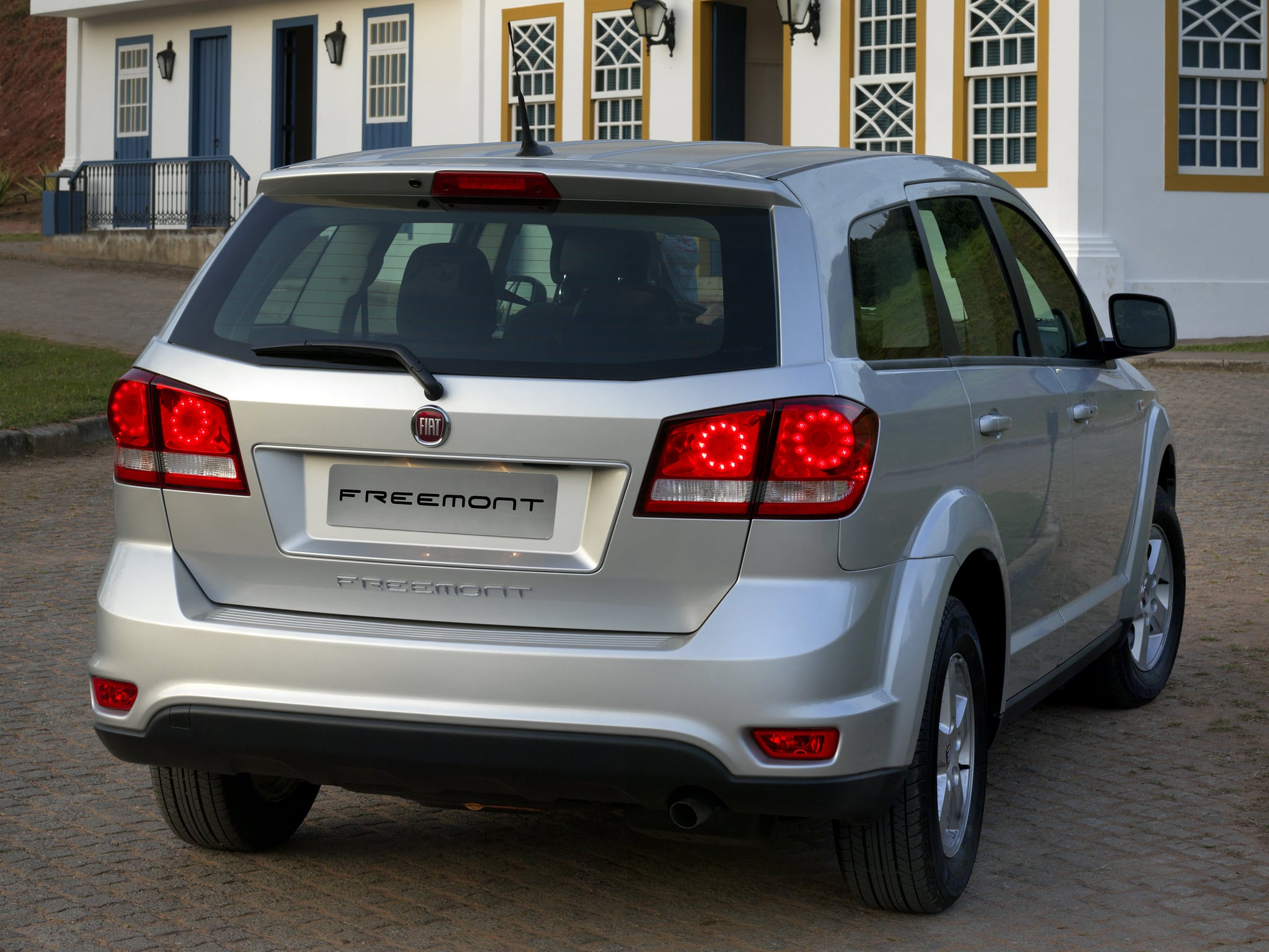 FIAT FREEMONT 2014 PRATA TRASEIRA LATERAL