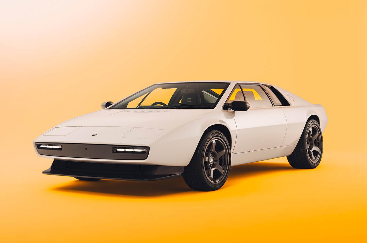 Startup britânica recria o Lotus Esprit S1 com motor V8 e fibra de