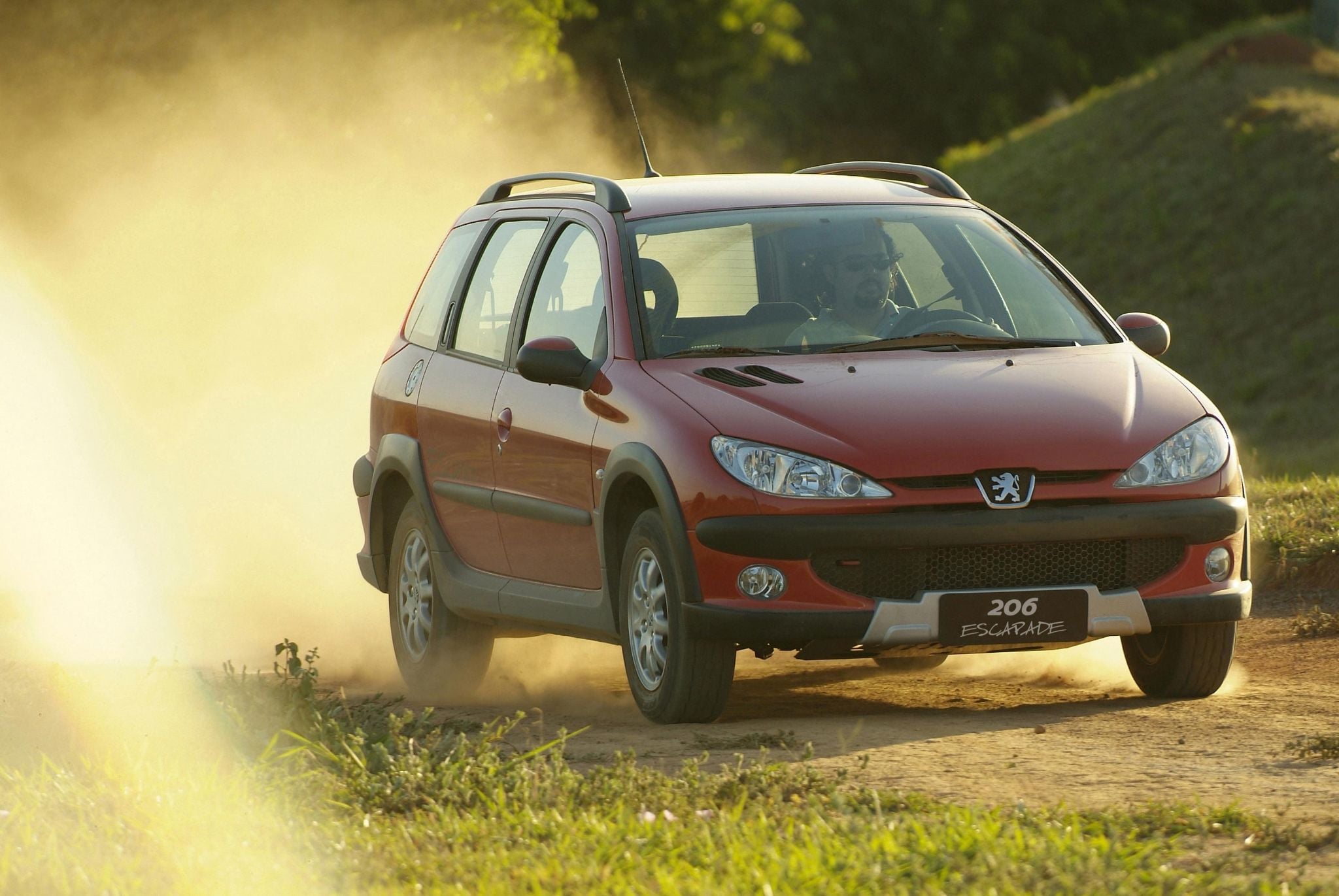 Peugeot 206 Escapade em estrada de terra