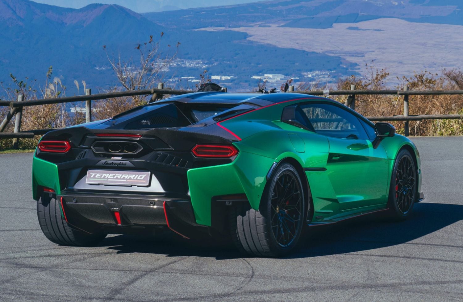 LAMBORGHINI TEMERARIO 2025 TRASEIRA LATERAL