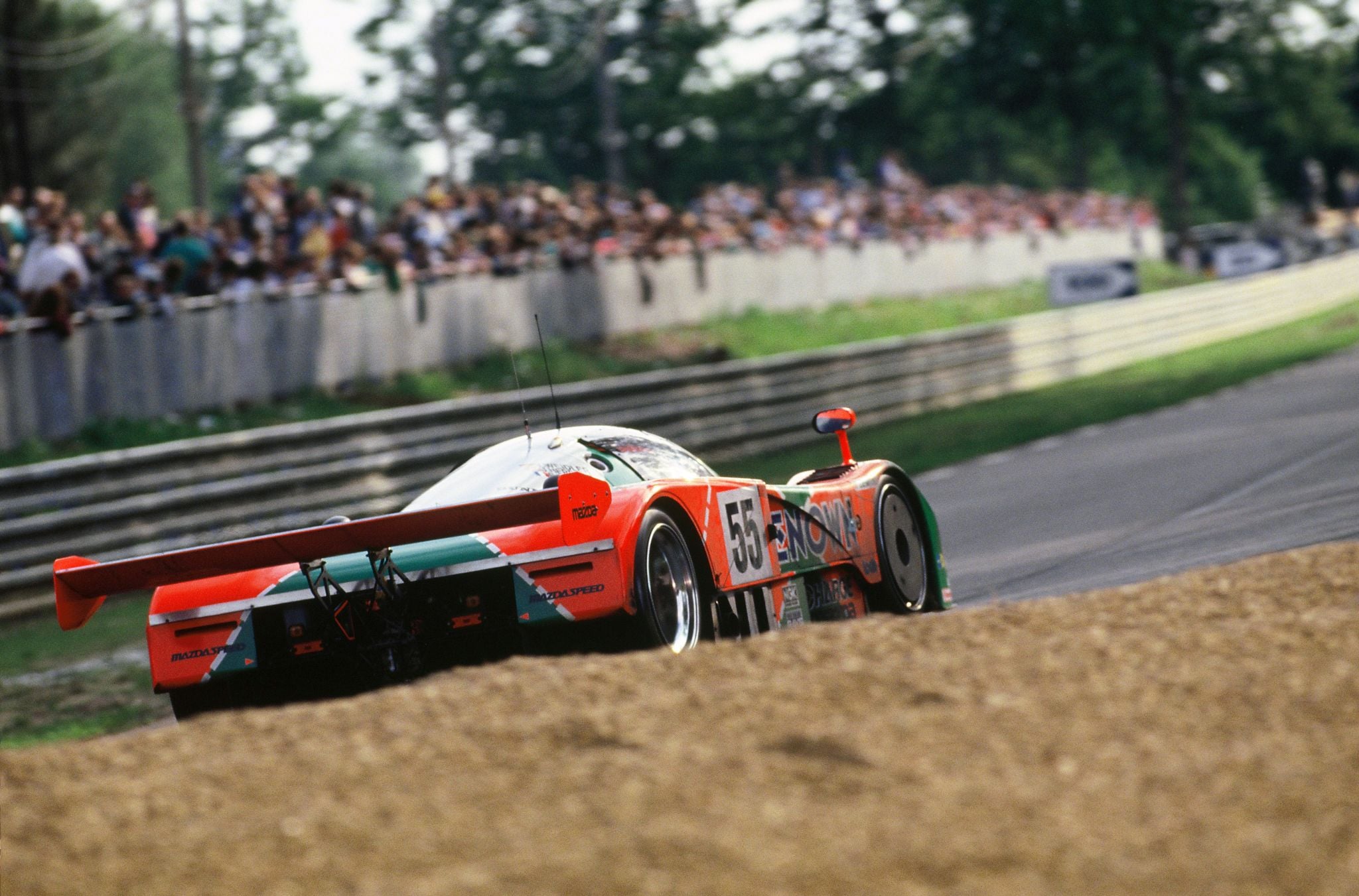 MAZDA 787 B TRASEIRA NA PISTA