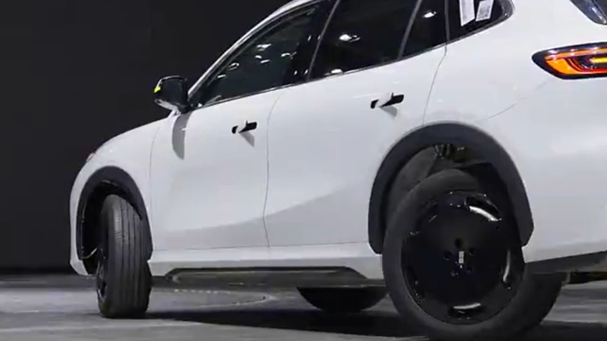 Adeus, baliza: novo carro da Geely estaciona andando de lado; veja vídeo