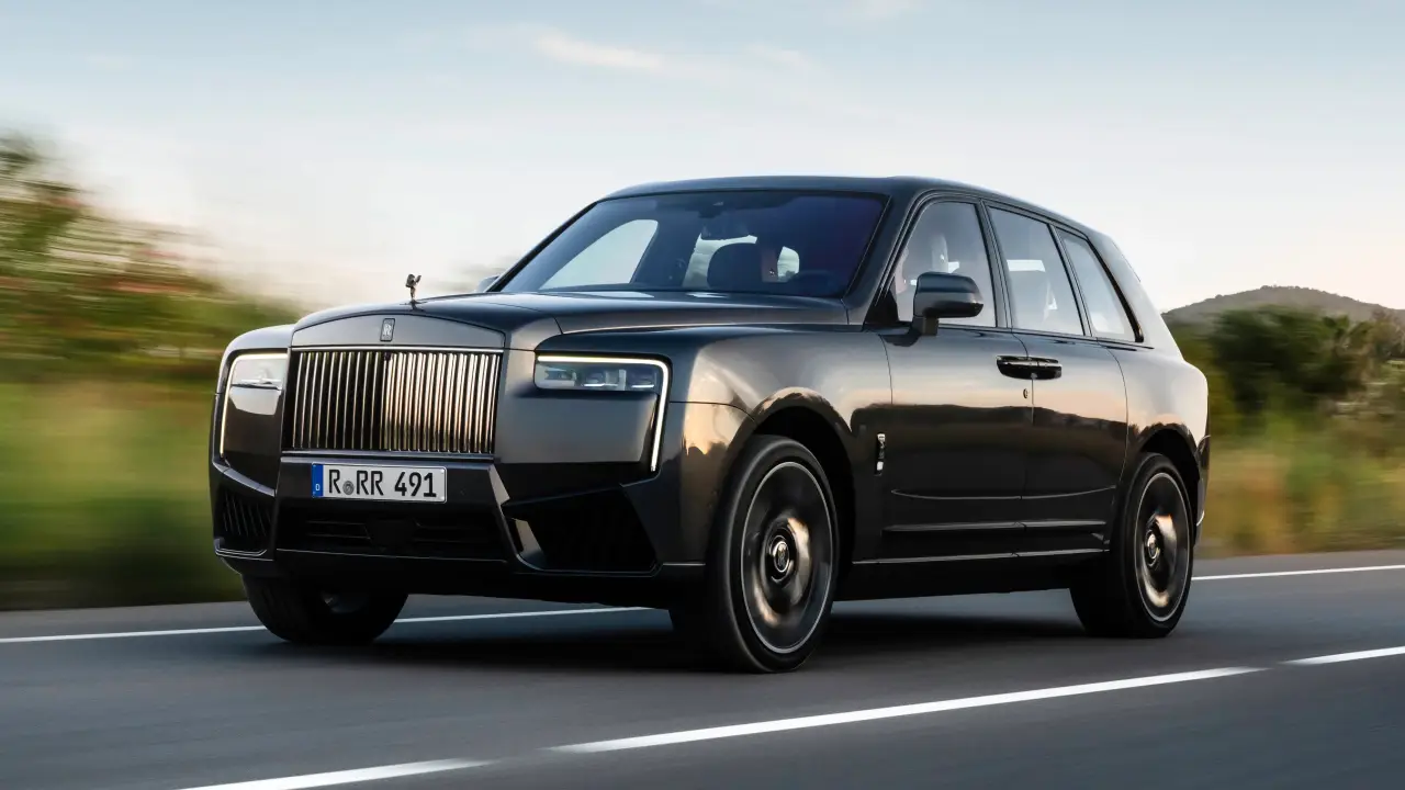 rolls royce cullinan black badge