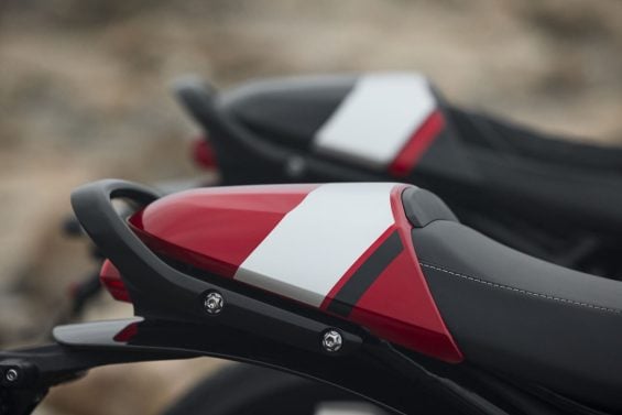 Triumph Thruxton 400 (5)