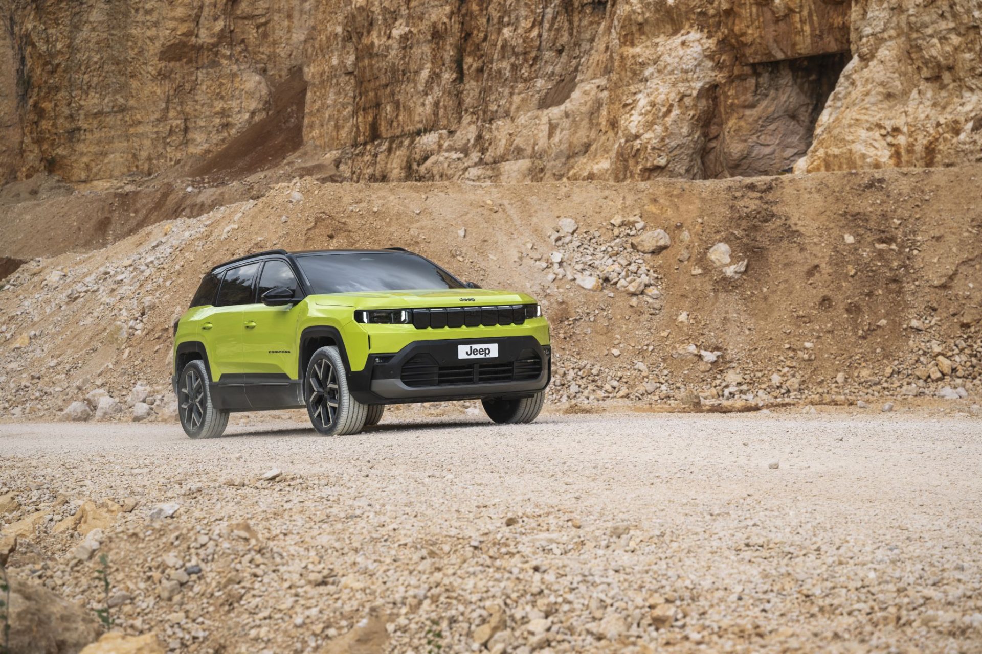 newjeepcompass-mediadrive-15-1920x1280.jpg