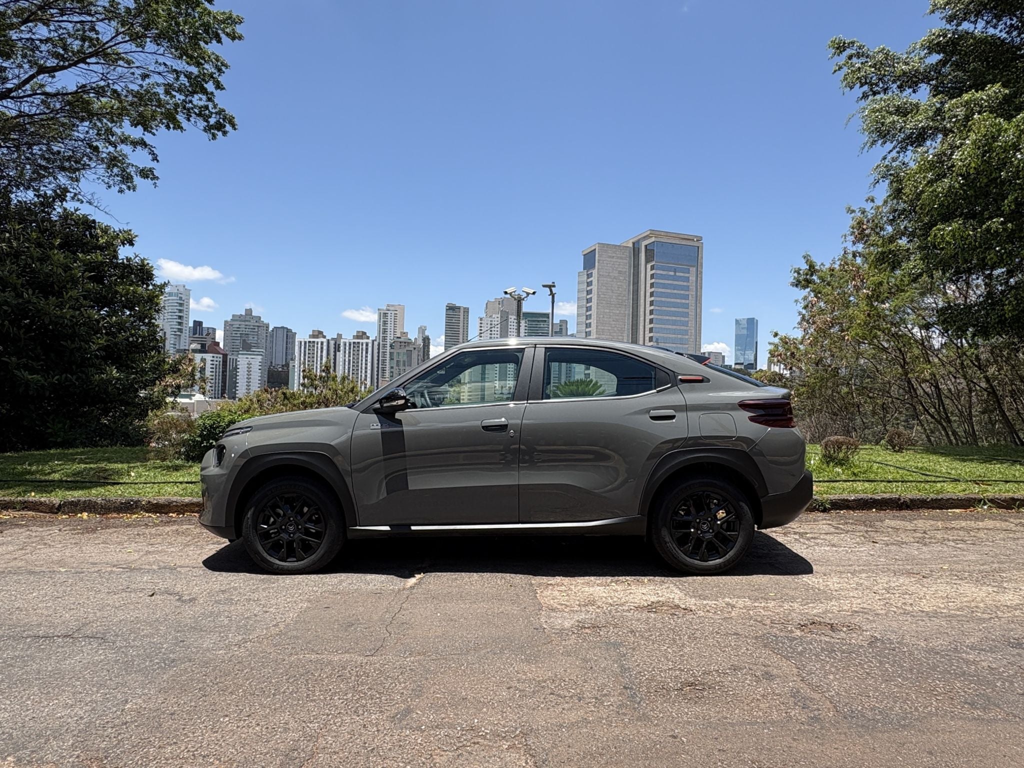 CITROEN BASALT DARK EDITION 2025 CINZA FRENTE LATERAL TRASEIRA INTERIOR PORTA MALAS (2)