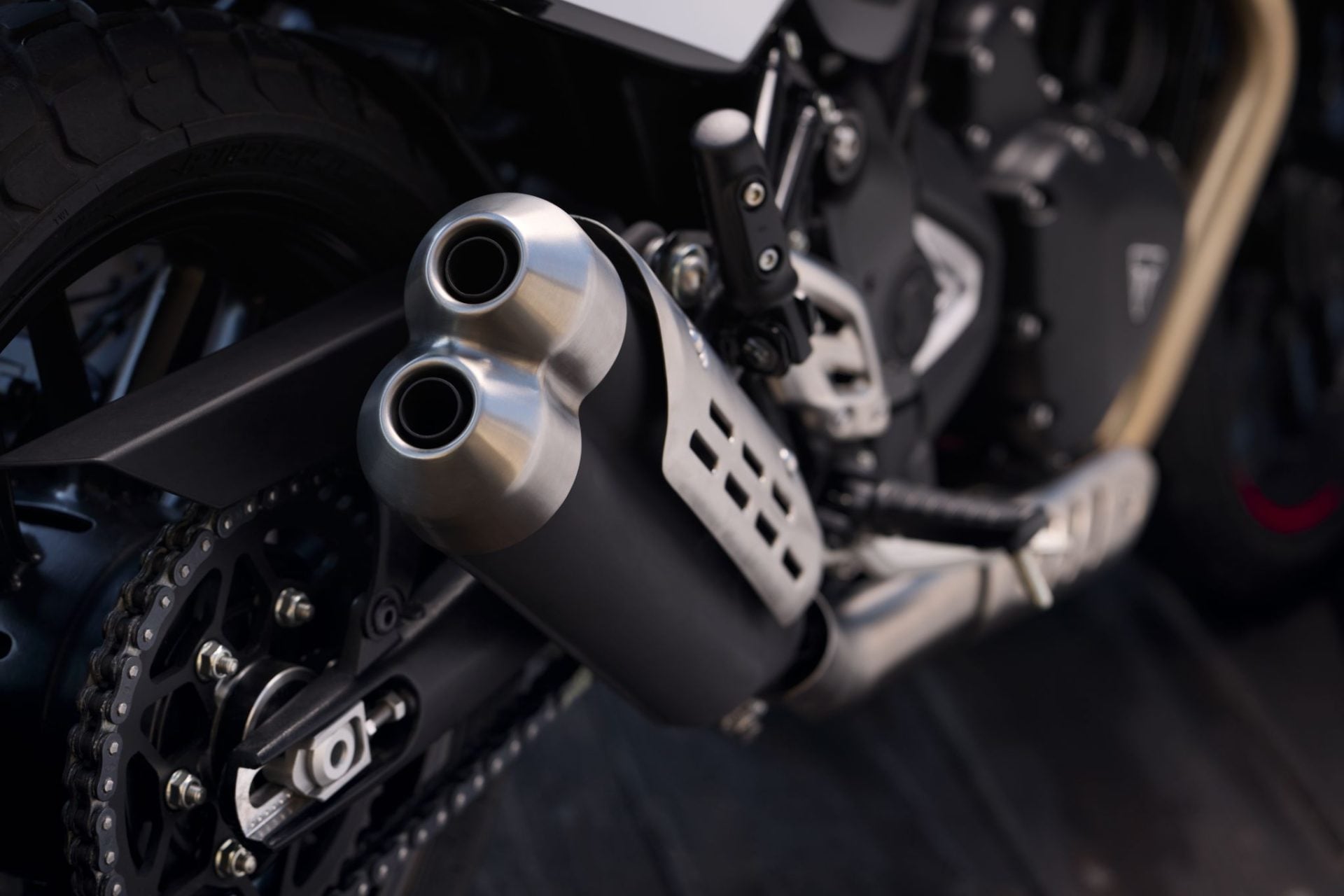 Triumph Tracker 400 (7)