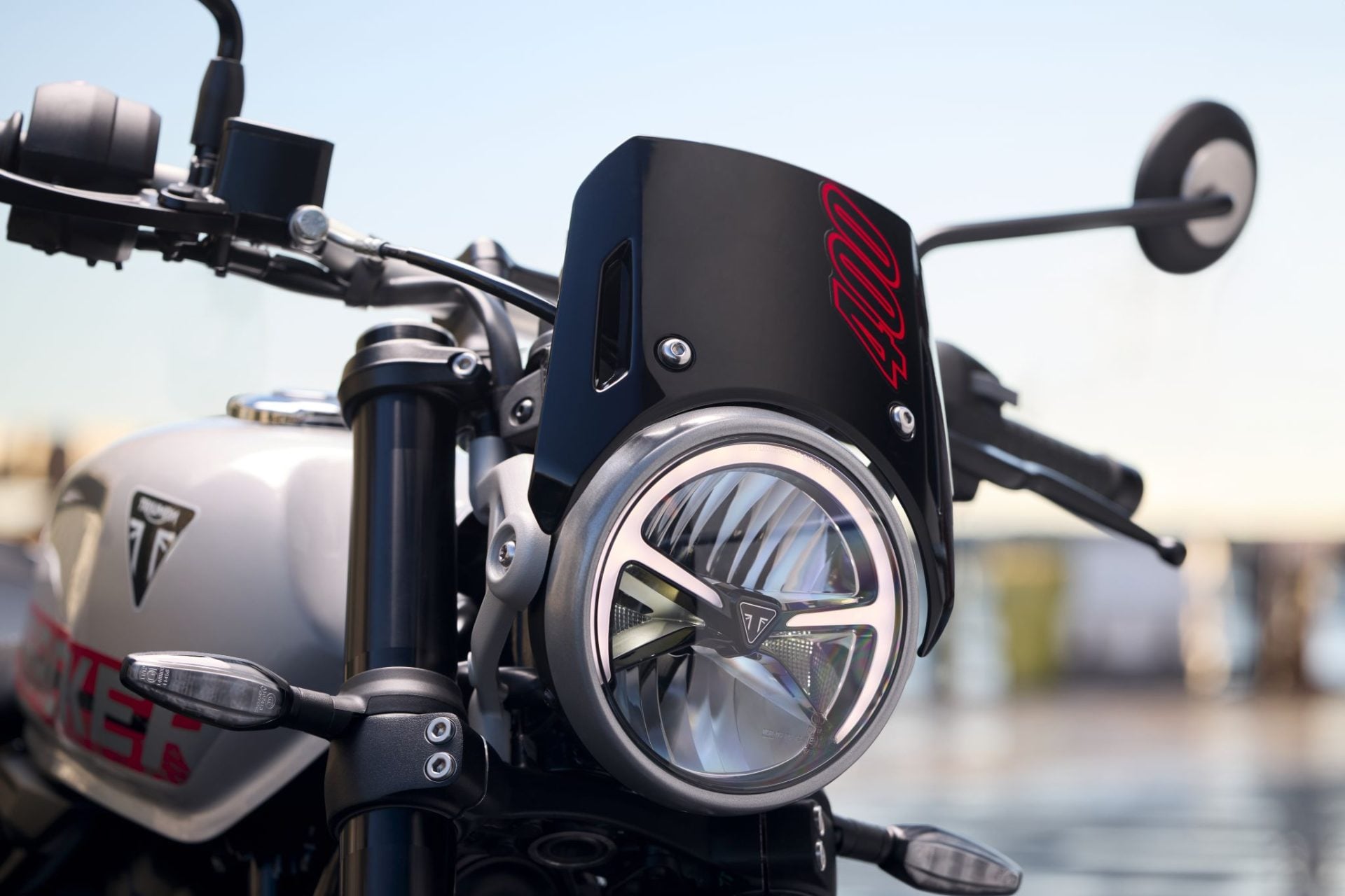 Triumph Tracker 400 (9)