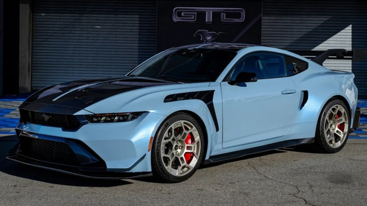 Por que o comprador do Mustang de R$ 1,8 milhão é proibido de acelerar o carro novo?