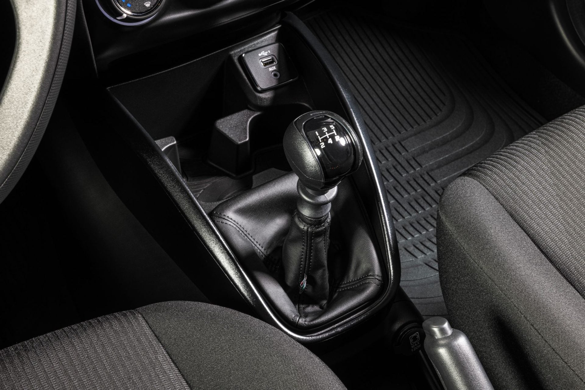 fiat cronos drive 2026 interior cambio manual