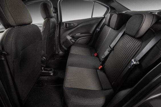 fiat cronos drive s design 2026 interior banco traseiro