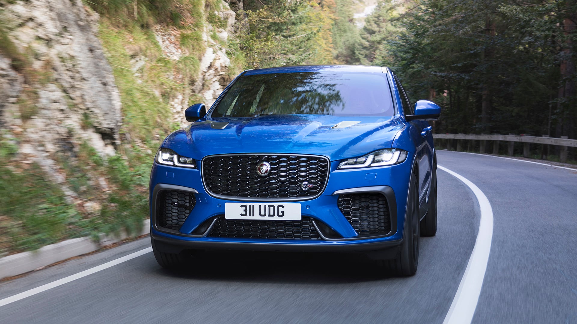 Jaguar produz seu último carro a combustão e inicia transição total para elétricos