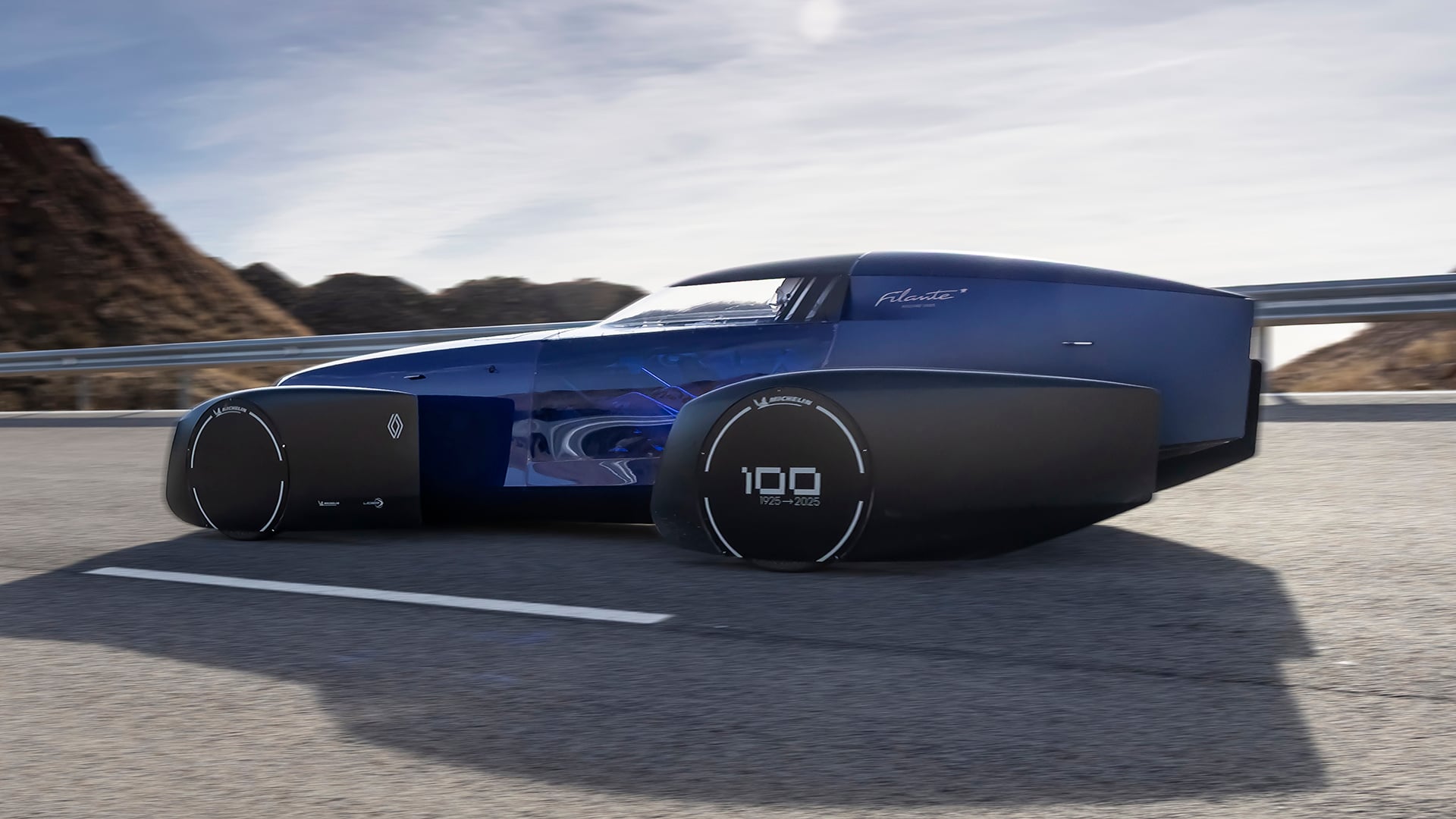 Novo Renault elétrico roda 1.000 km sem recarregar e com o pé embaixo