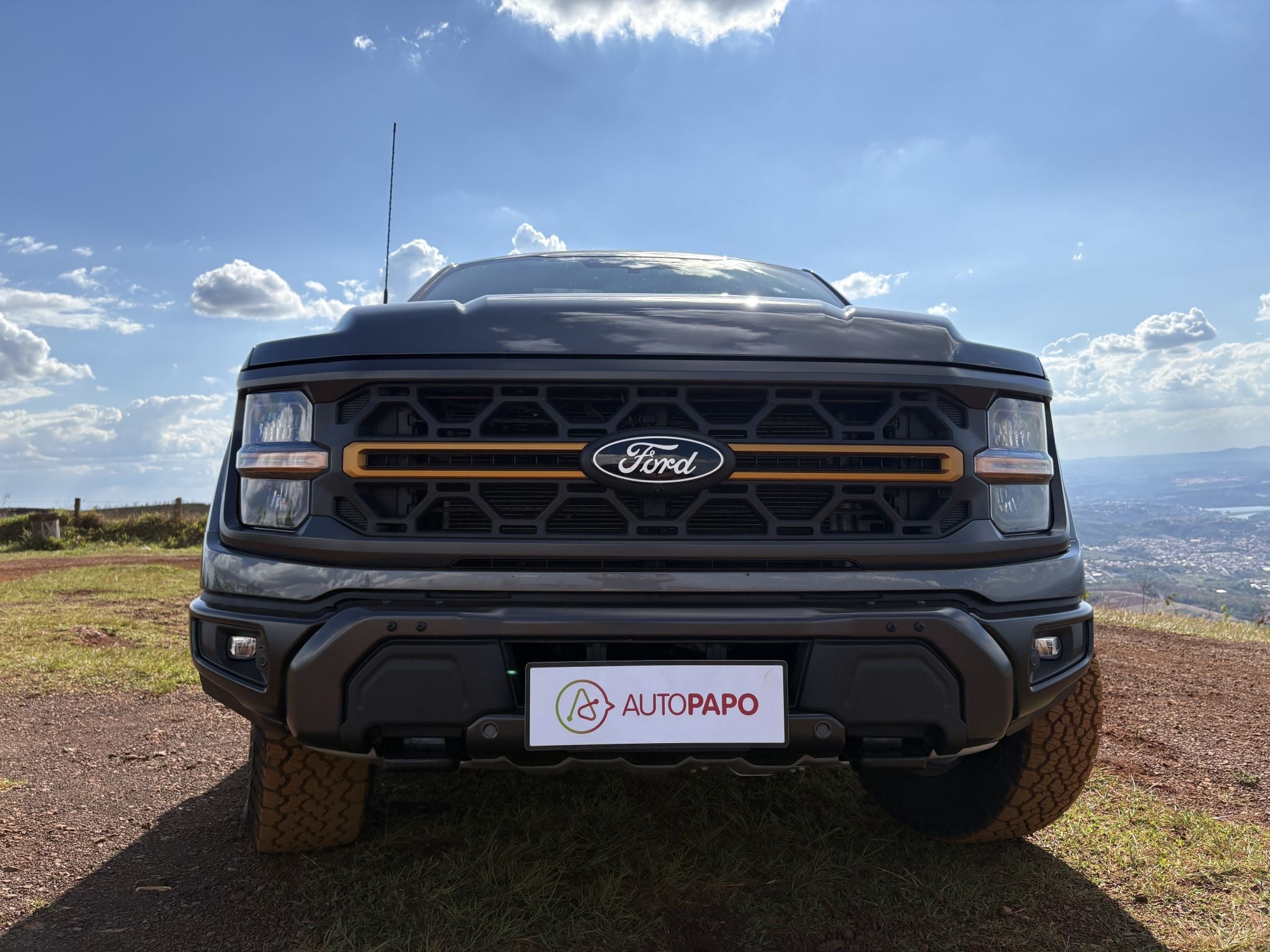 FORDE F 150 TREMOR 2026 FRENTE LATERAL TRASEIRA INTERIOR MOTOR (8)